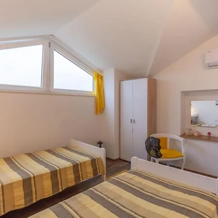 Pax Comfortable Villa
