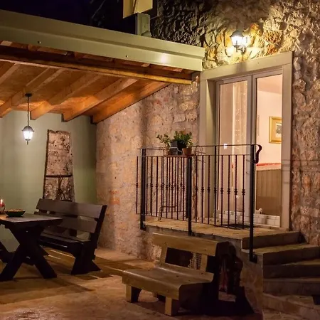 Pax Comfortable Villa *