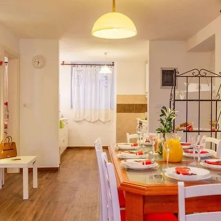Pax Comfortable Villa Marčana